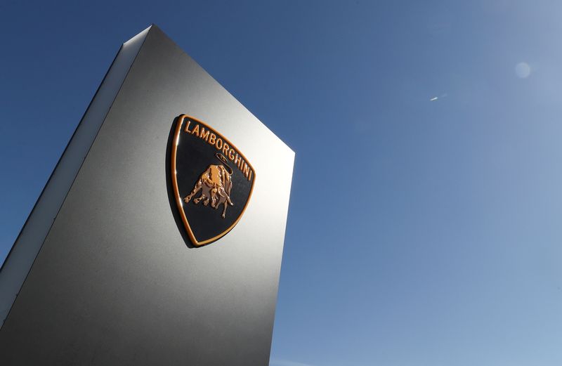 Lamborghini wants hybrid cars in its range beyond 2030 with e-fuels - CEO