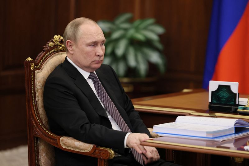 Putin orders new budget rules to boost Russia's growth