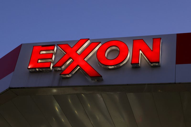 Qatar picks Exxon, Total, Shell, Conoco for mega-LNG expansion - sources