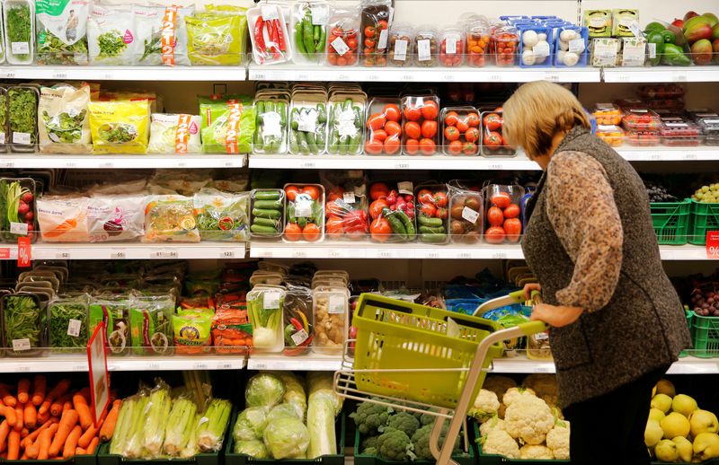 Russian inflation slows to 17.1% in May before cenbank meeting