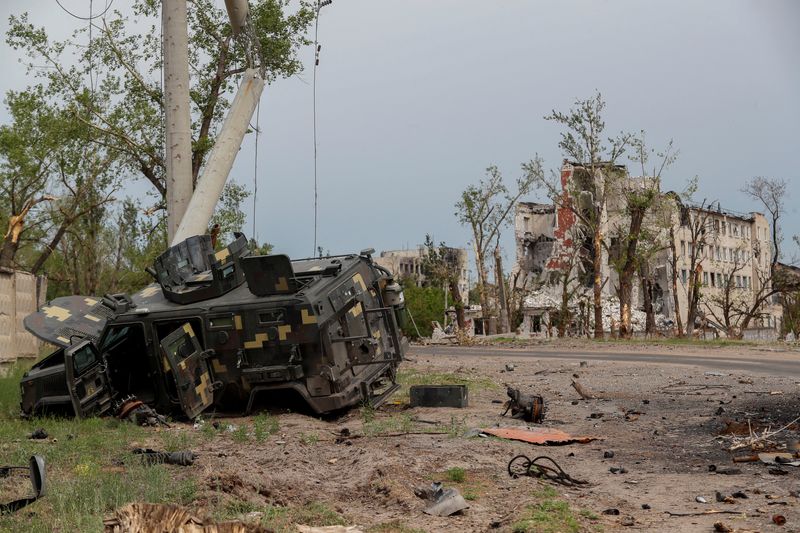 Russians consolidate hold on Ukrainian city; U.S. to give Kyiv advanced rockets