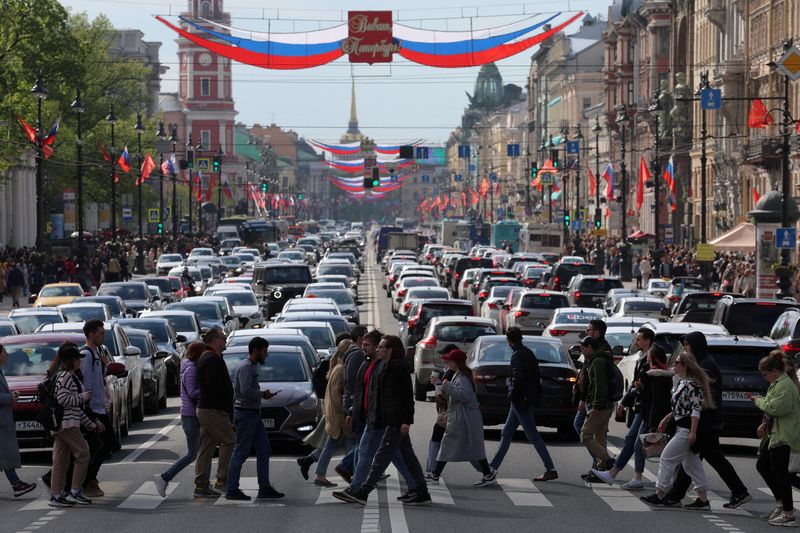 Russia's economic slump will wipe out 15 years of gains - IIF
