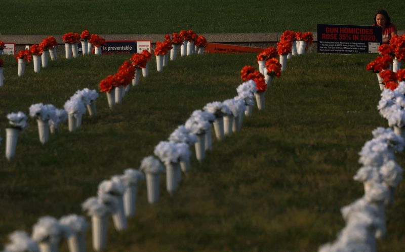 Schumer gives more time for U.S. Senate gun legislation talks