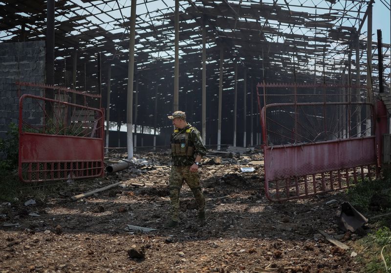 Ukraine fighters hold out in eastern city as Russia presses assault