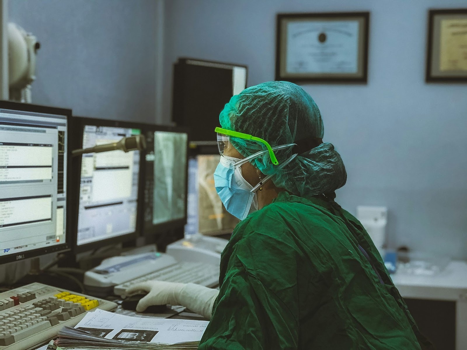 AI Could Help Lower U.S. Healthcare Costs by Reducing Paperwork